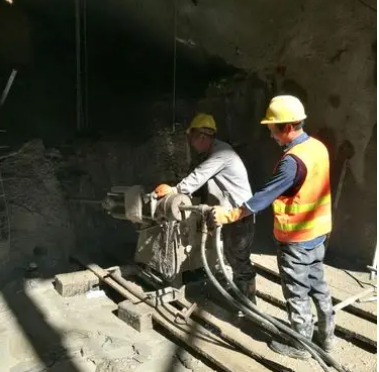 感城镇水下抗分散灌浆料特点 水下不分散注浆料介绍